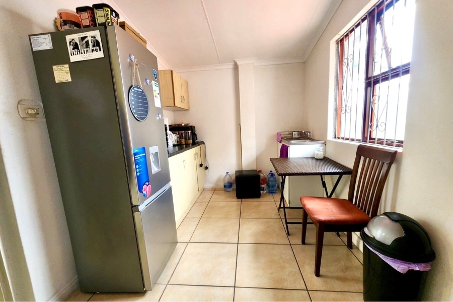 To Let 5 Bedroom Property for Rent in Perridgevale Eastern Cape